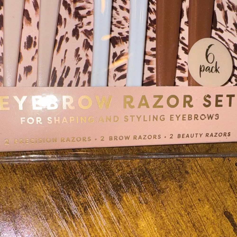 Jessica Simpson -NWT Eyebrow Razor Set – Blush, White & Brown